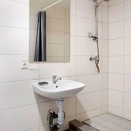 Vandrarhem Kauno Jachtklubas Baltosios Bures *
